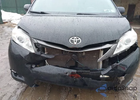 2014 Toyota Sienna Xle V6 8 Passenger из США, поврежденный, VIN 5TDYK3DC7ES447240